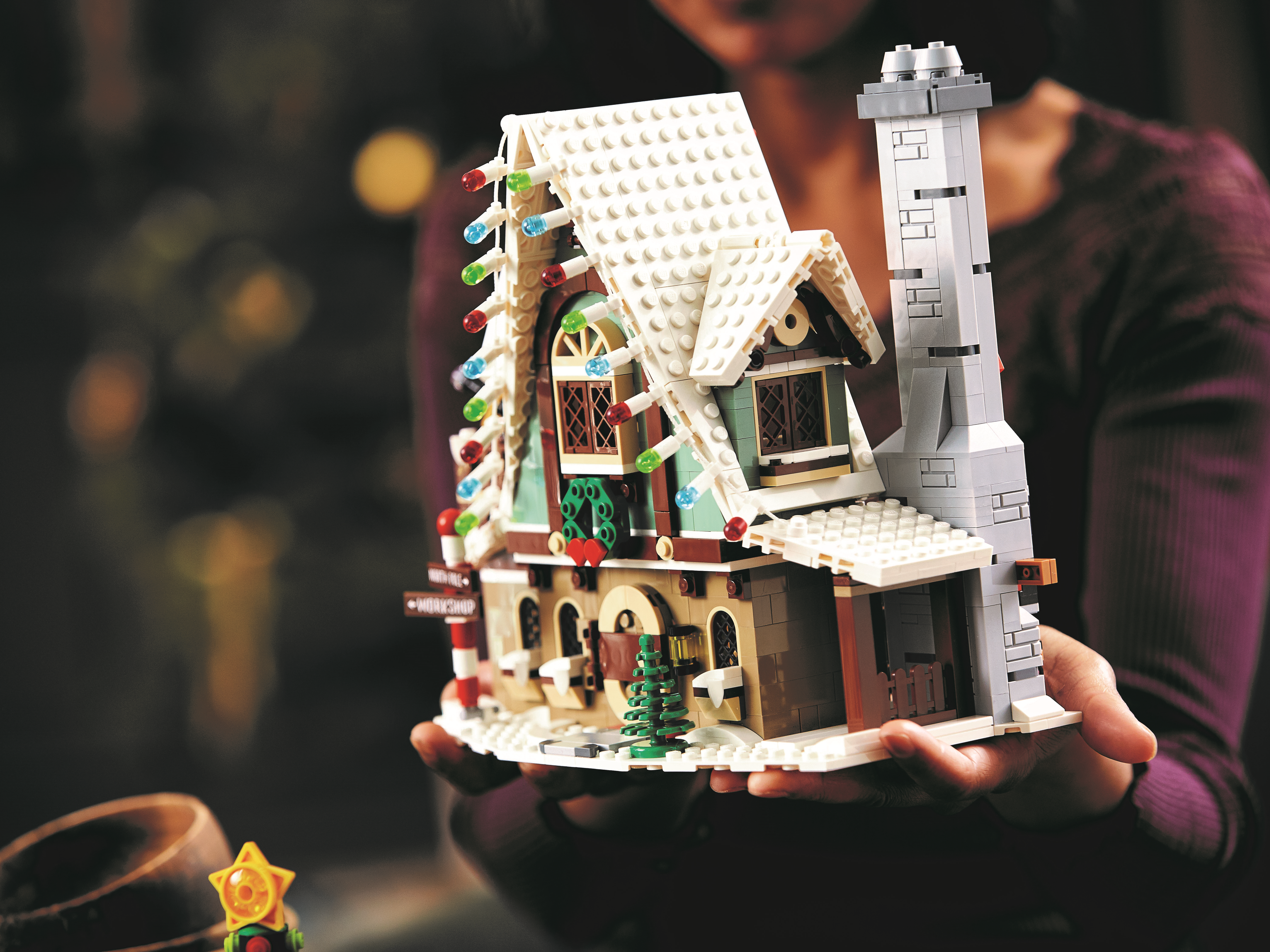 Lego elf house christmas sale