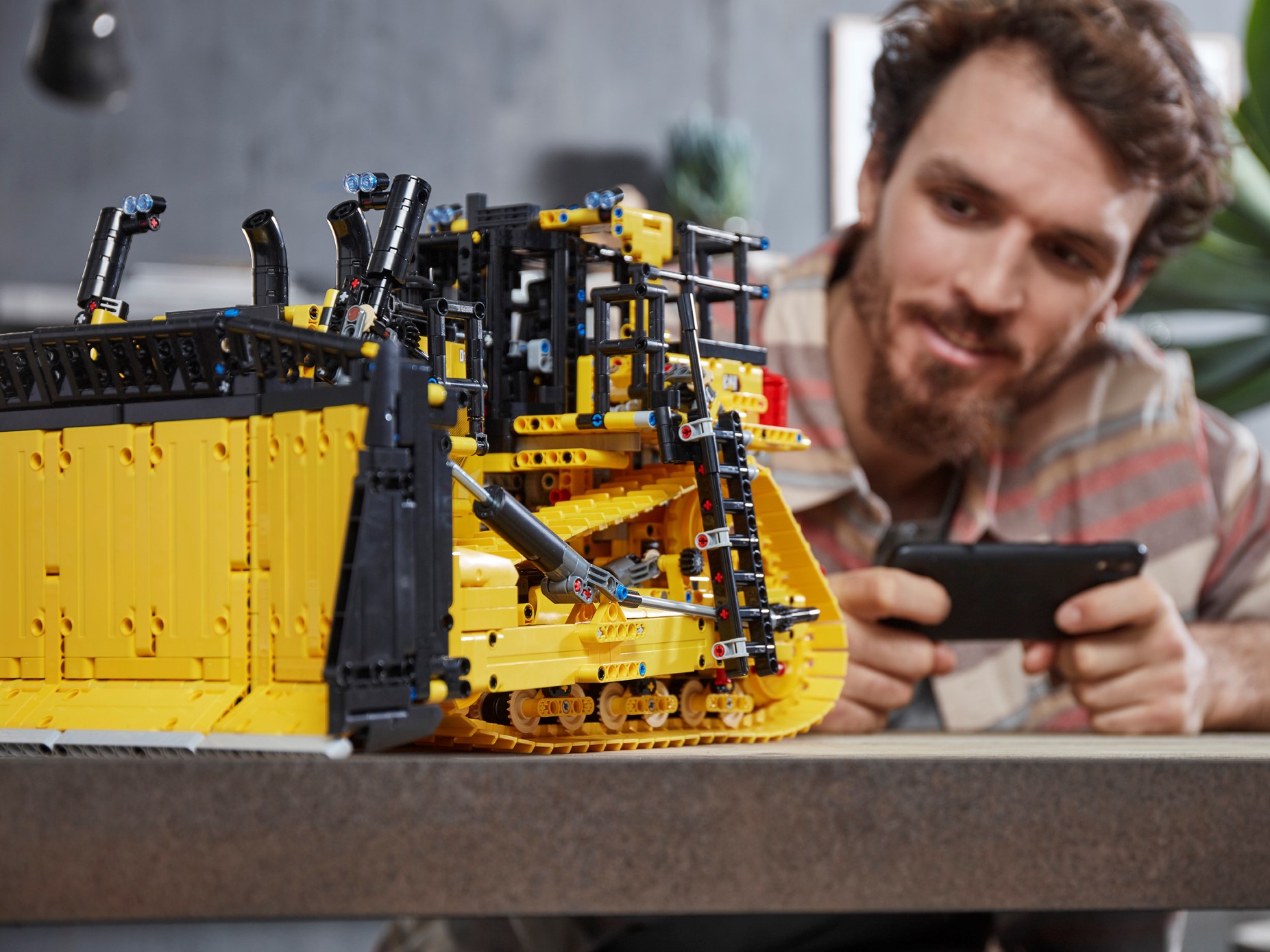 LEGO Technic - App-Controlled Cat D11 Bulldozer (42131) a € 459,90 (oggi)