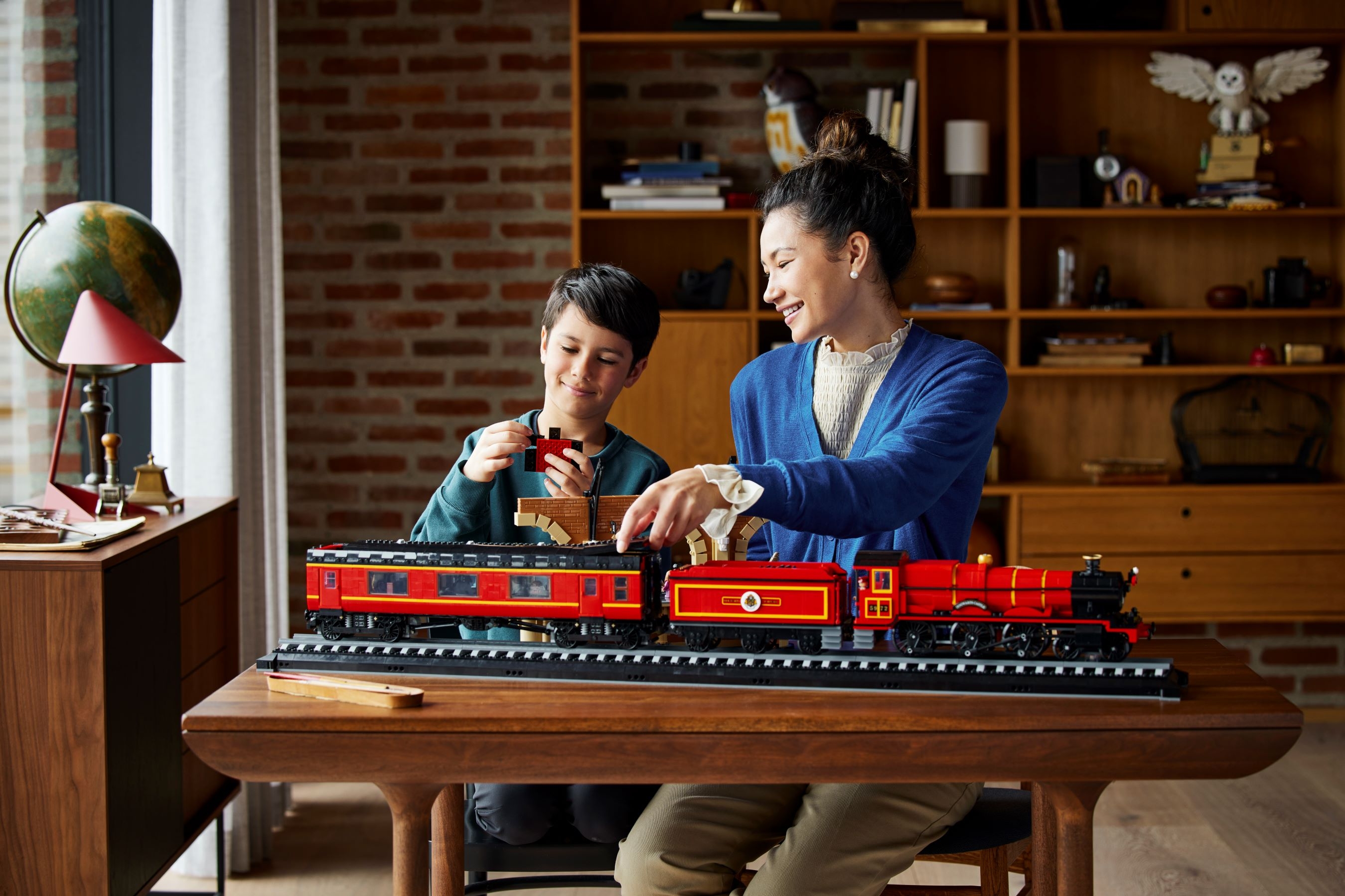 Hogwarts Express™ – Collectors' Edition 76405 | Harry Potter™ | Buy online at the LEGO® Shop US