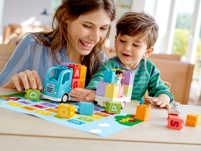 Lego Duplo House for Toddlers and Kids! Learn Common Words with Building  Block Toys =) 