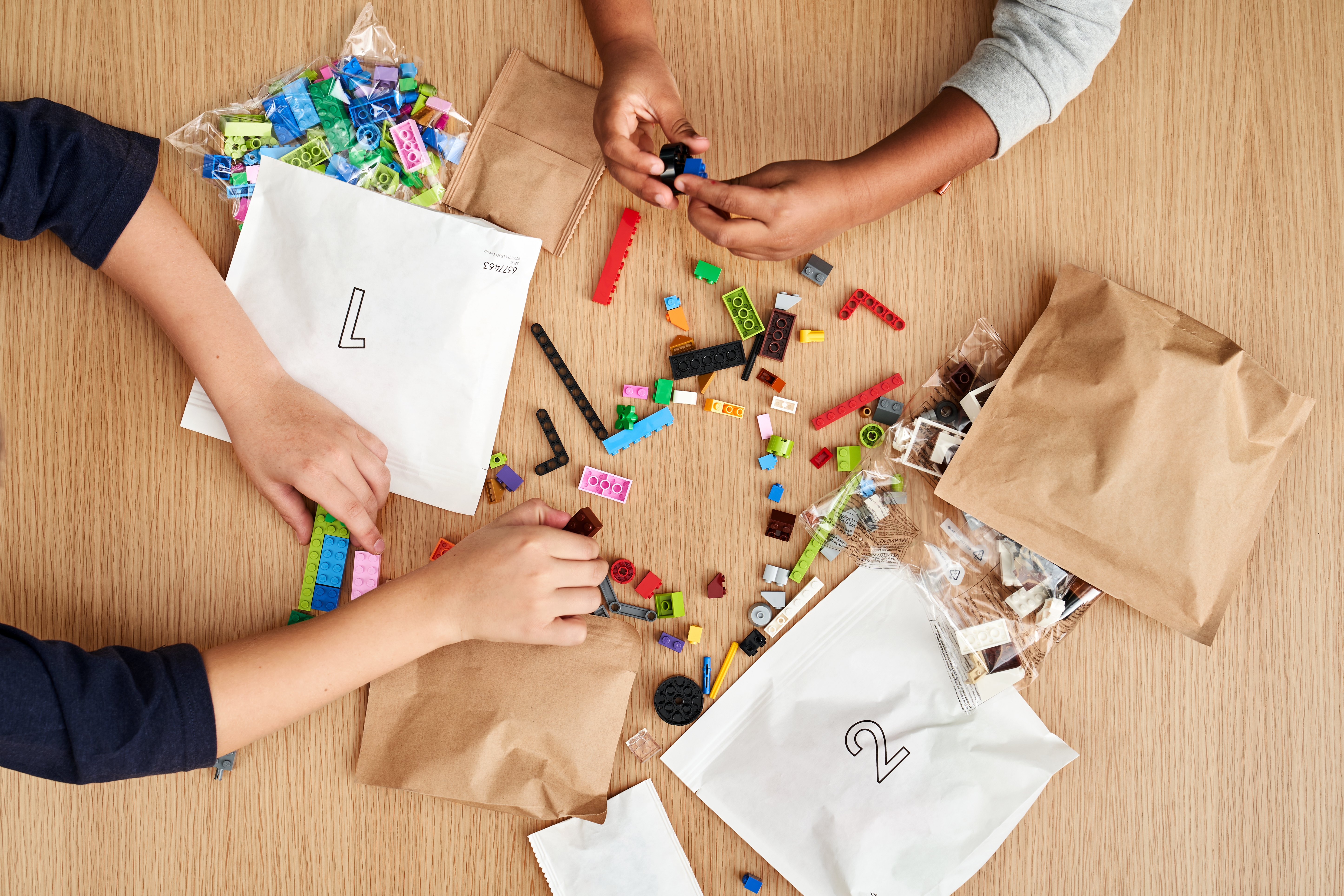 lego shopping bag hand